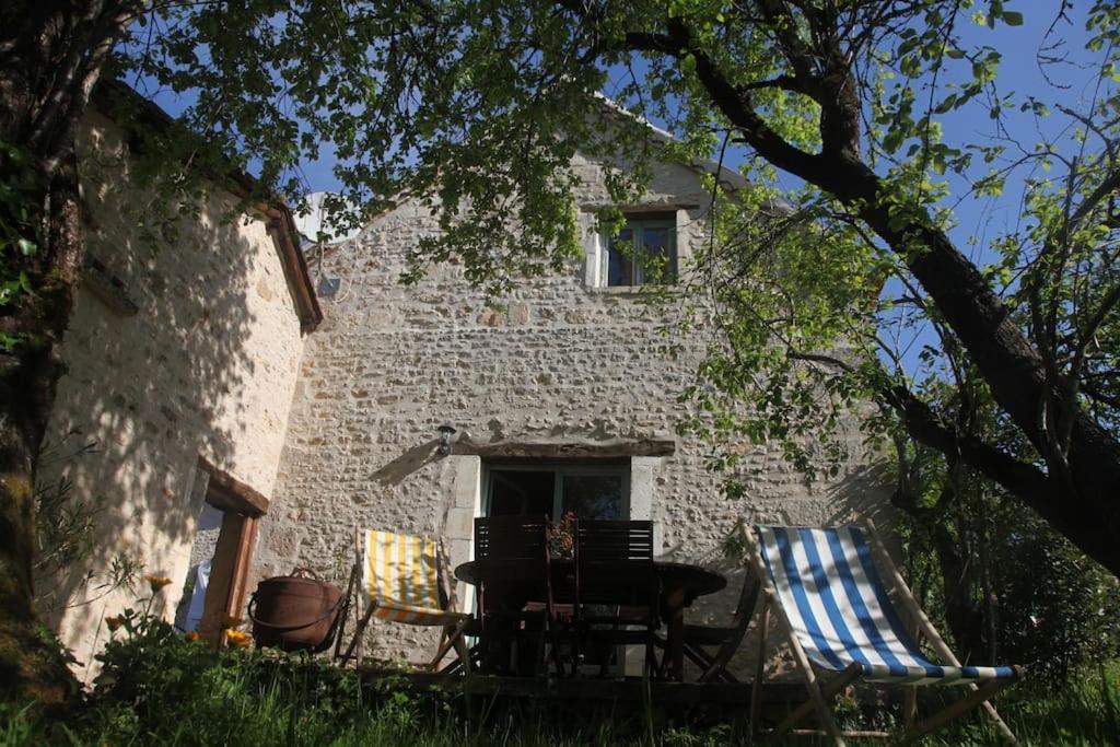 Serenite A La Ferme Equestre Lempzours Exterior foto
